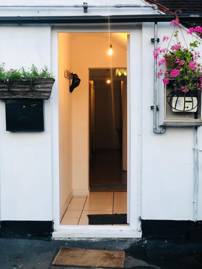 Dach Apartments - Cozy 3 Bed Apartment In Hendon Edgware Екстериор снимка