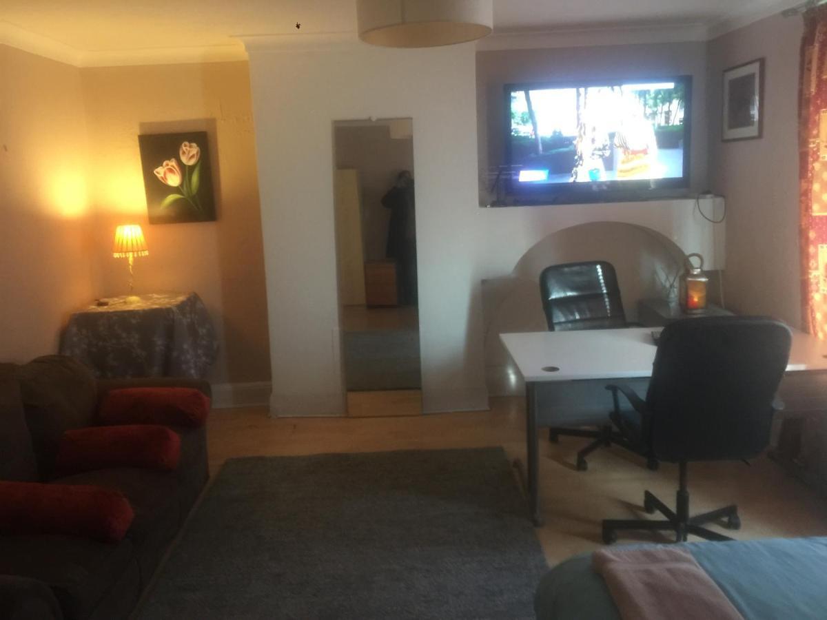 Dach Apartments - Cozy 3 Bed Apartment In Hendon Edgware Екстериор снимка