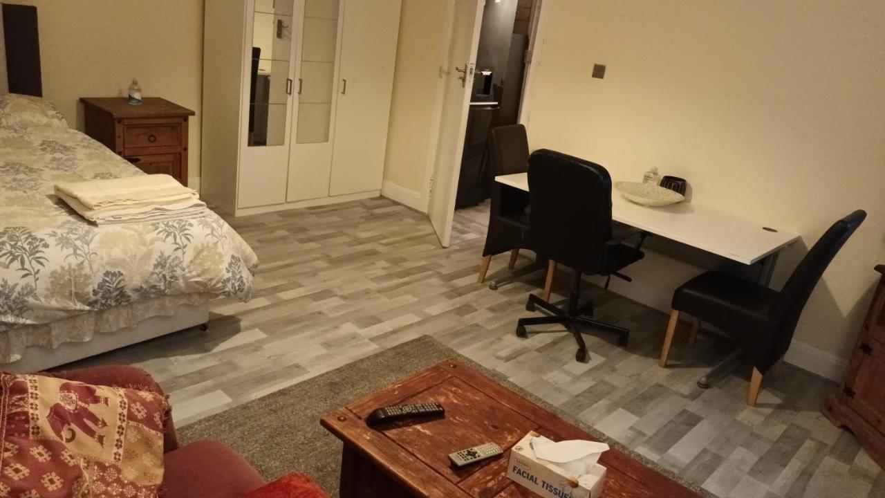 Dach Apartments - Cozy 3 Bed Apartment In Hendon Edgware Екстериор снимка
